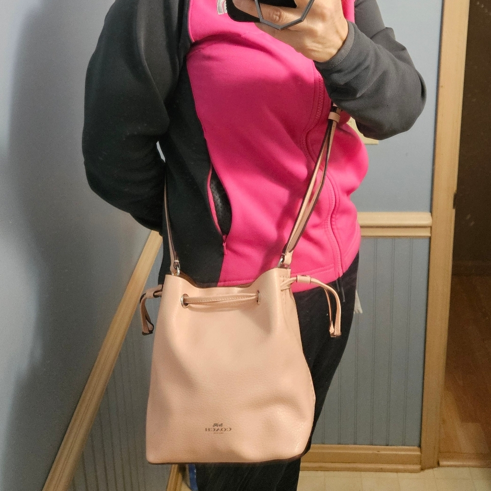 New Without Tags Coach Derby Light Pink Bucket Drawstring Cross Body Bag